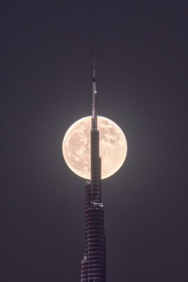 UAE, Dubai, Burj Khalifa by Rami Dibo